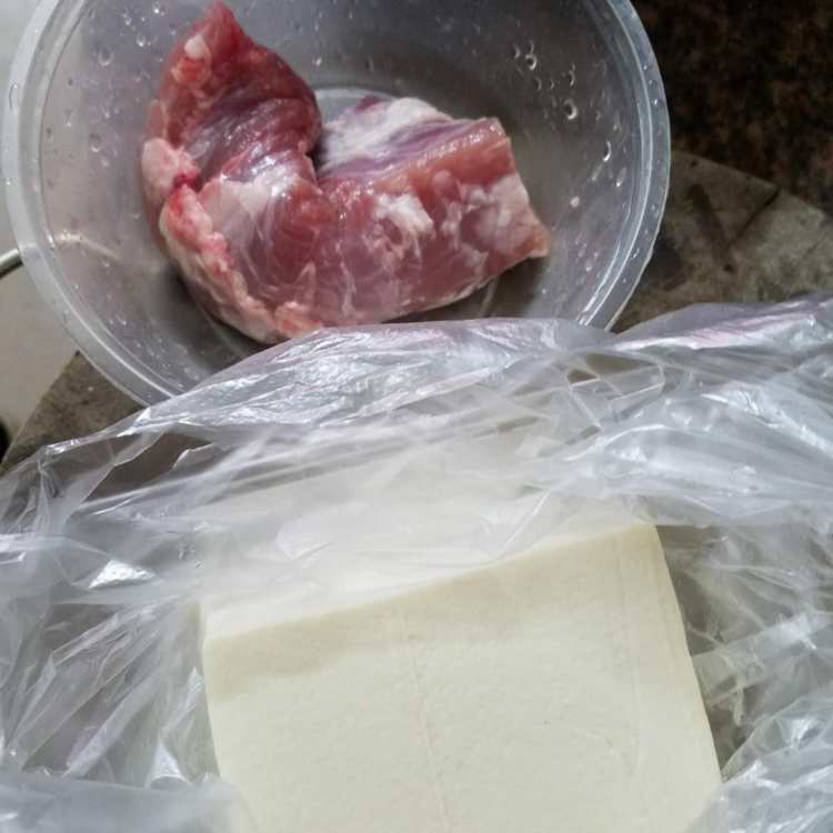 豆腐肉片步骤1