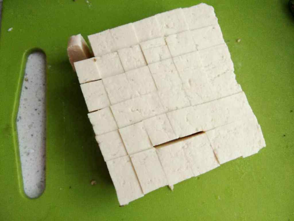 东北酱味炖豆腐步骤2