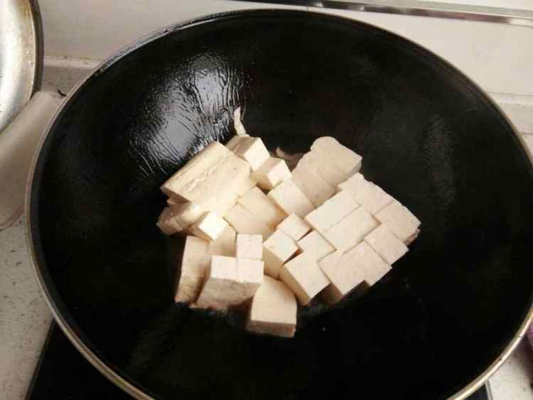 东北酱味炖豆腐步骤5