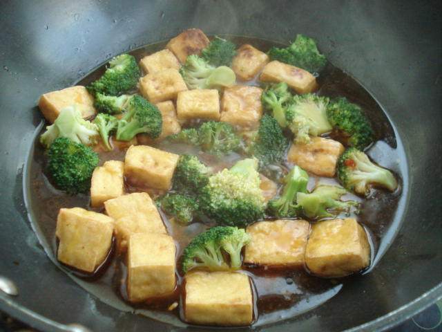 西蓝花烧豆腐步骤5