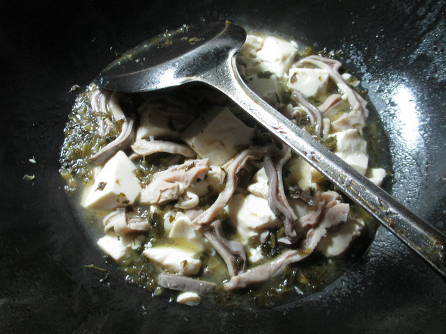 雪菜猪肚煮豆腐步骤8