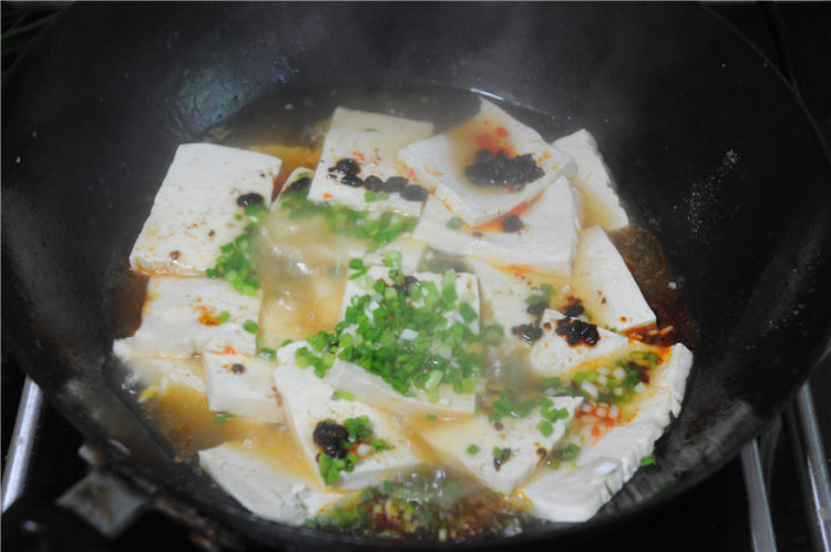 黑豆豉烧豆腐步骤4