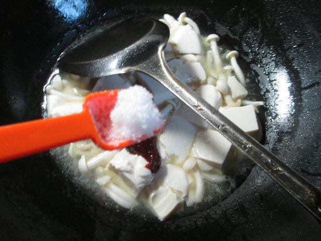 辣味白玉菇豆腐步骤7