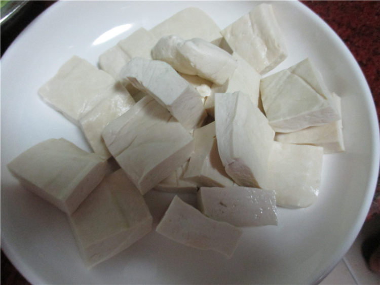 洋葱煎豆腐步骤1
