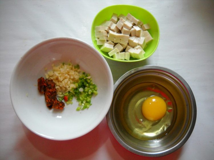 麻辣鸡蛋豆腐小面步骤2
