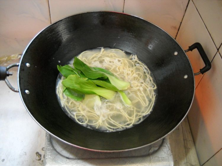 麻辣鸡蛋豆腐小面步骤12