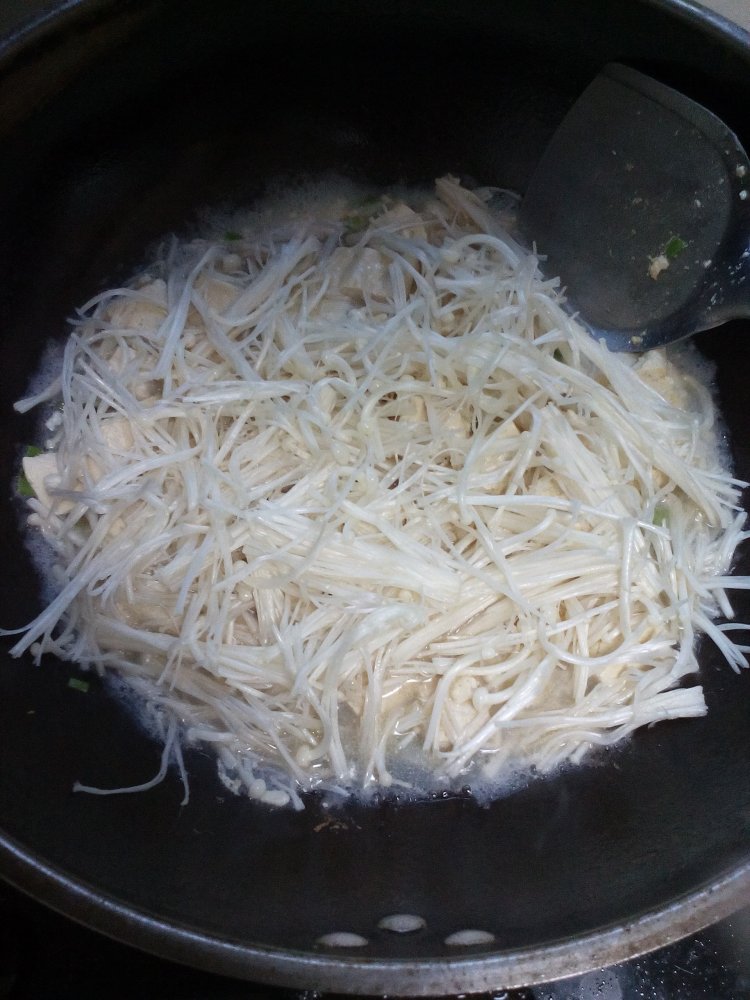 金针菇海鲜炖豆腐步骤7