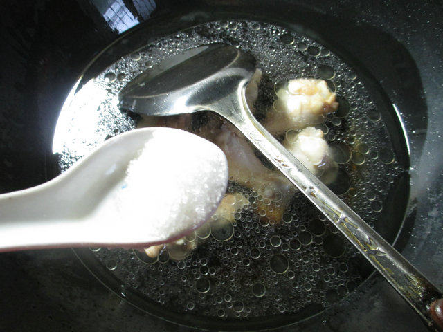 豆腐煮鸡翅根步骤7