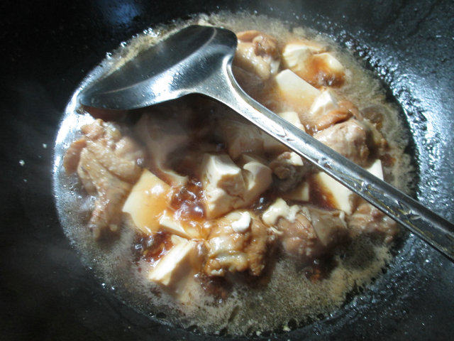 豆腐煮鸡翅根步骤10