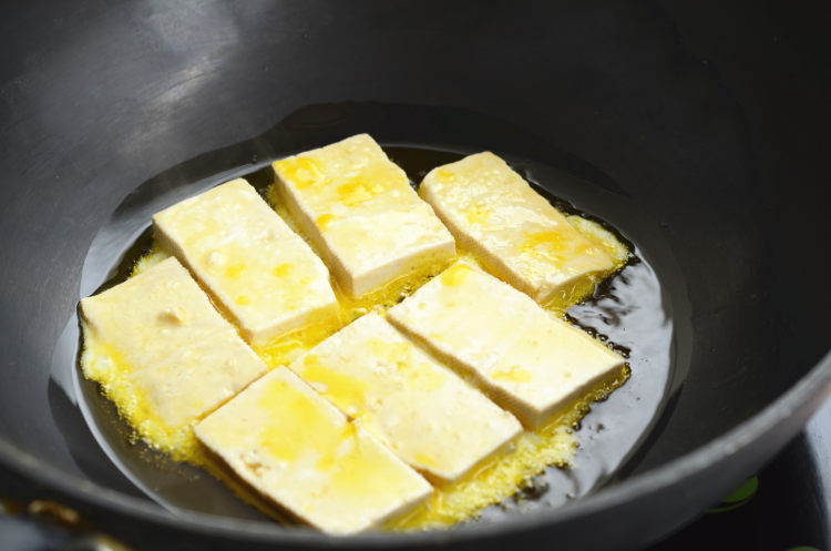 锅塌鸡汁豆腐步骤4