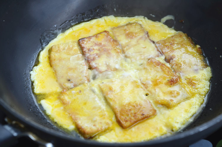 锅塌鸡汁豆腐步骤8