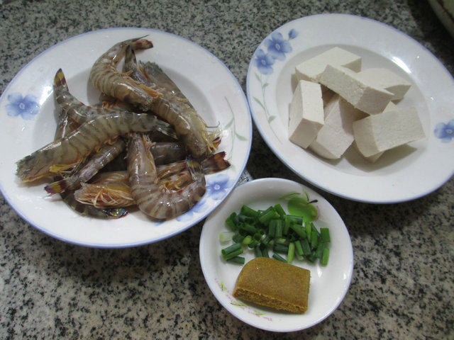 咖喱豆腐基围虾步骤1