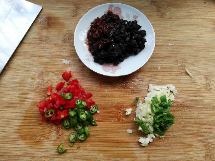 豆豉辣酱烧豆腐步骤4