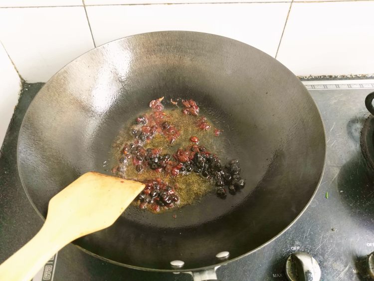豆豉辣酱烧豆腐步骤5