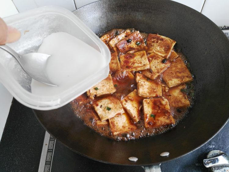 豆豉辣酱烧豆腐步骤12