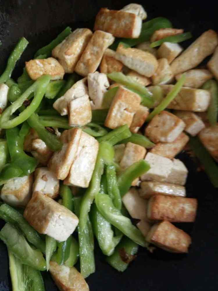 家常青椒豆腐步骤6