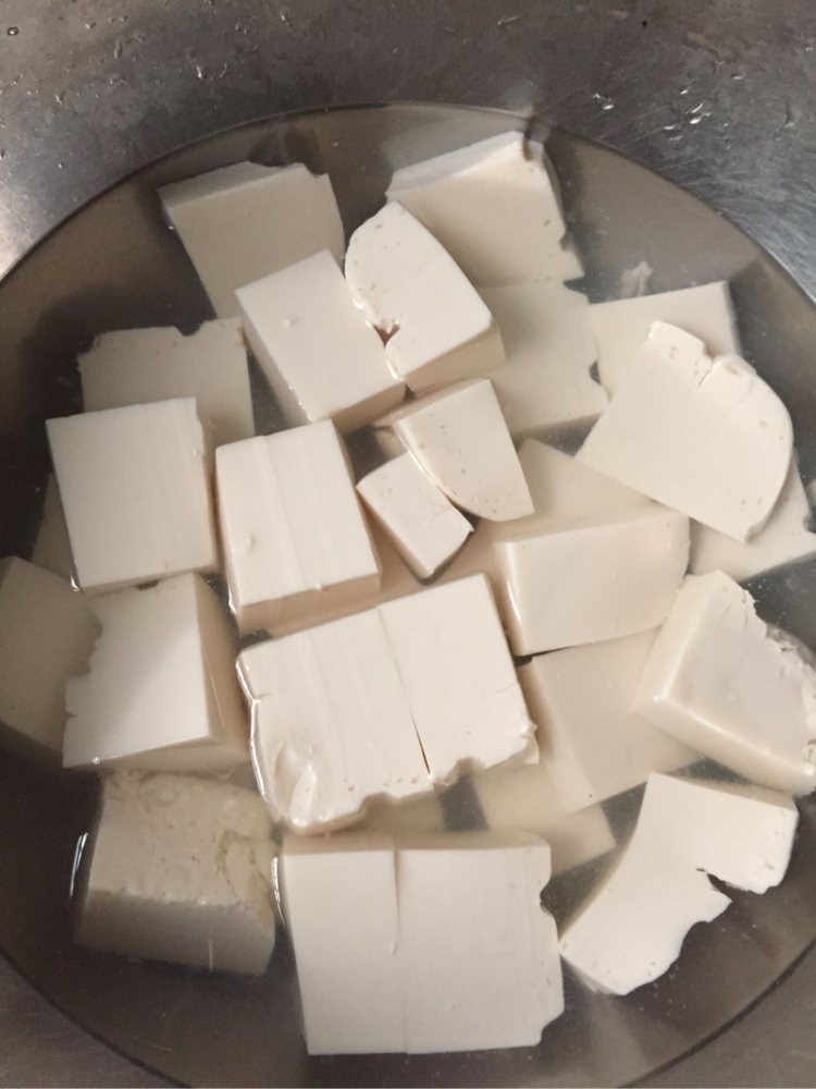 奶白鱼头豆腐汤步骤2