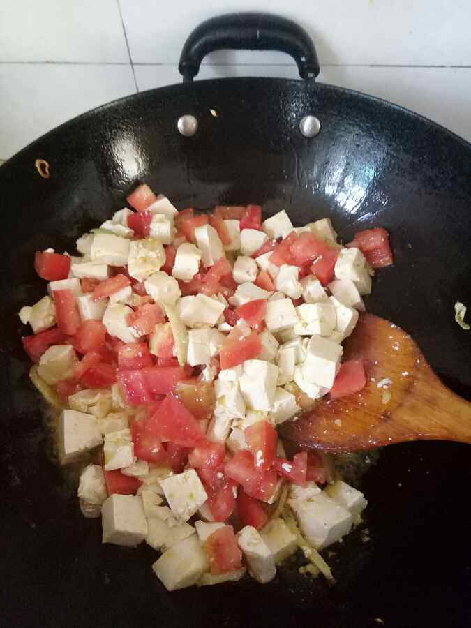 番茄菌菇炖豆腐步骤7