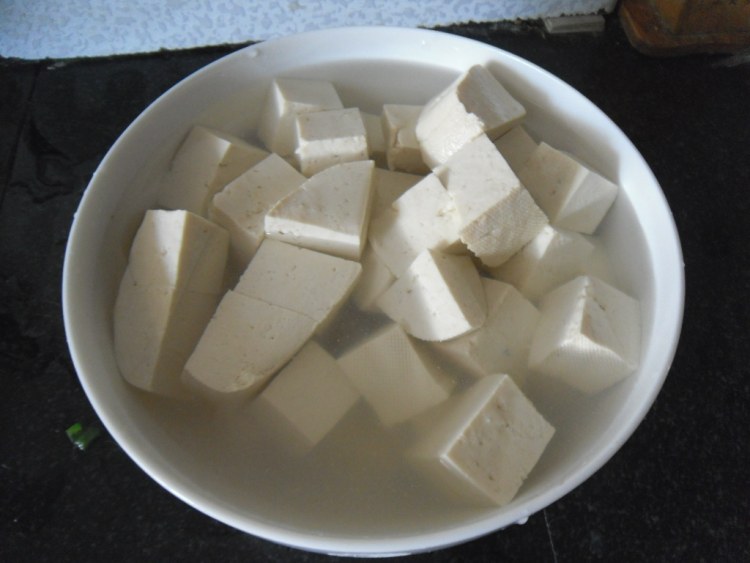 明太鱼烧豆腐步骤2