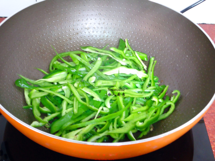 洋葱青椒焖豆腐步骤4