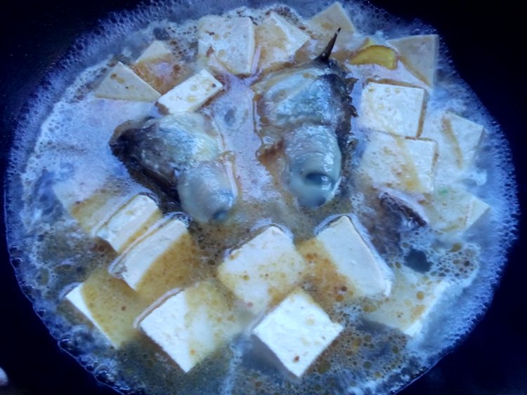 白瓜鱼头豆腐汤步骤6