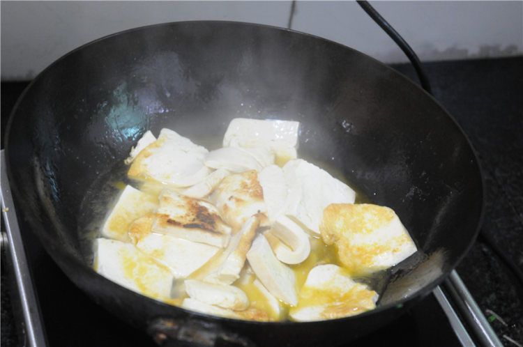 葱香豆腐块步骤3