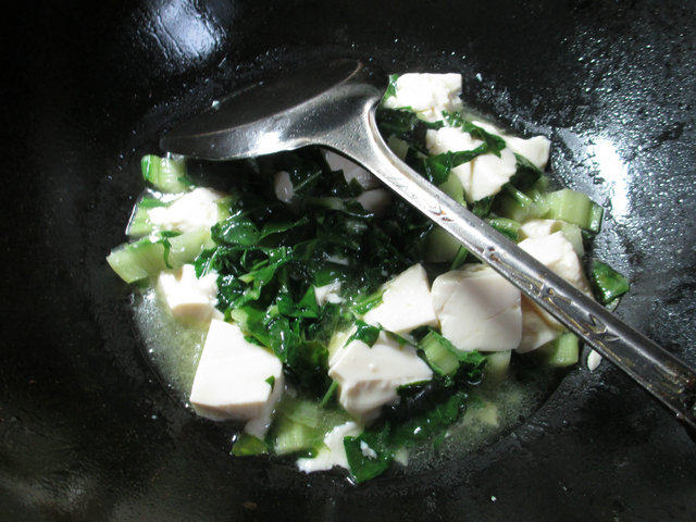 君叠菜煮豆腐步骤8