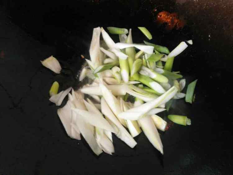 葱炒豆腐#多效护理一步骤6