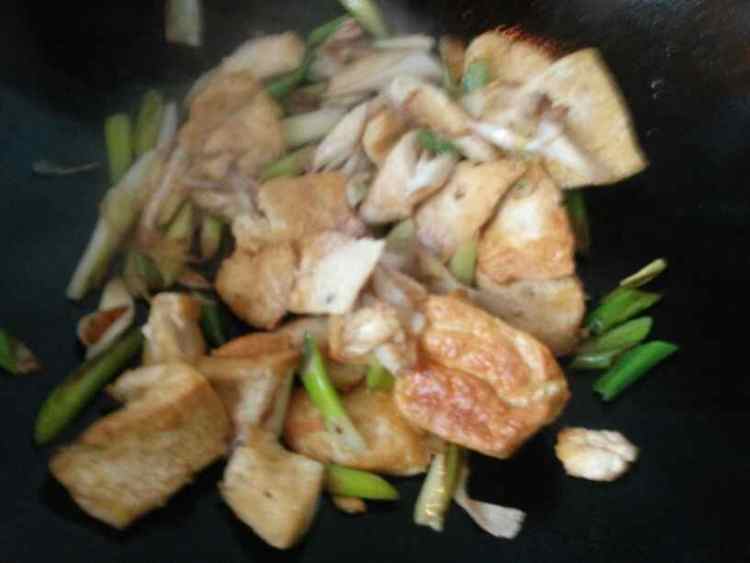 葱炒豆腐#多效护理一步骤9
