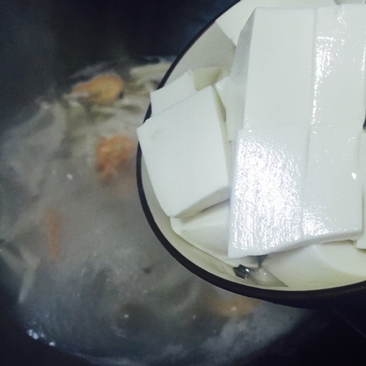 豆腐鲜虾煲步骤8