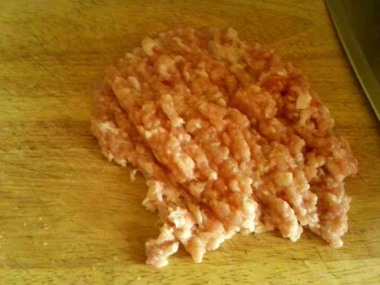 焖油豆皮肉卷步骤1