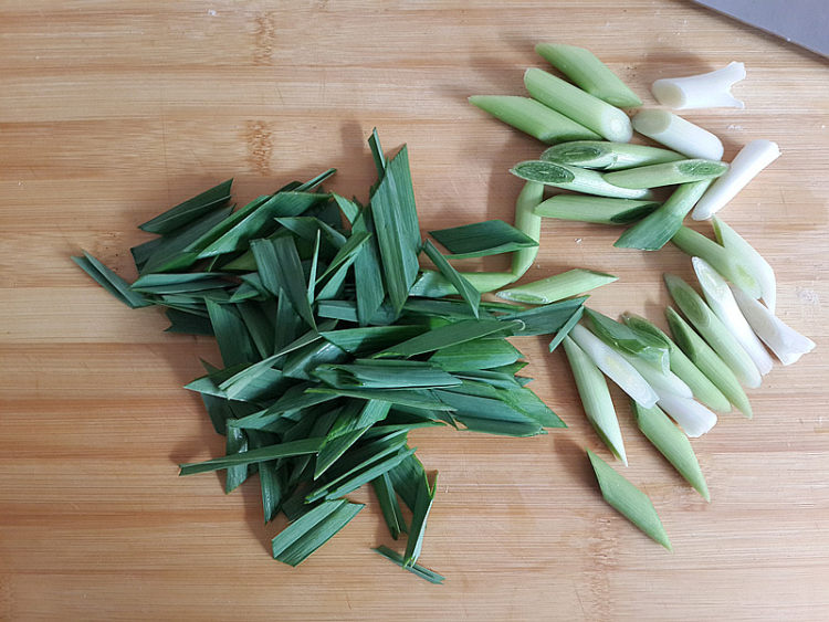 蒜苗烧豆腐步骤4