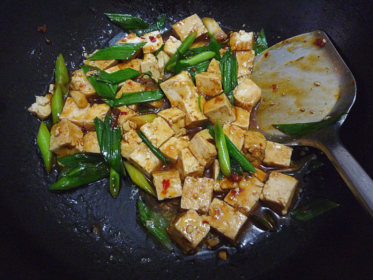 蒜苗烧豆腐步骤13