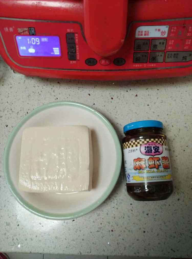 麻虾酱炖豆腐步骤1