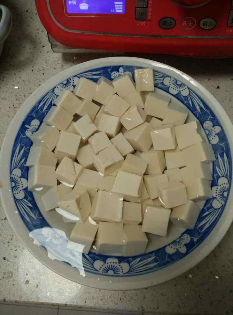 麻虾酱炖豆腐步骤3