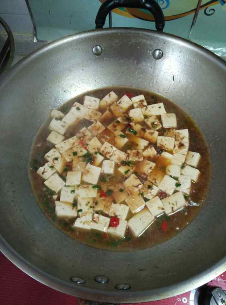 麻虾酱炖豆腐步骤6