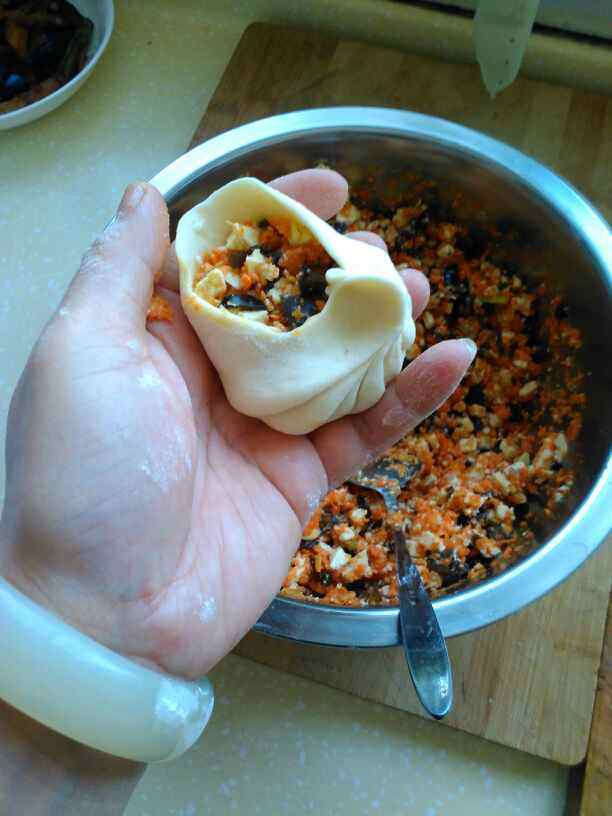 胡萝卜木耳豆腐包步骤10
