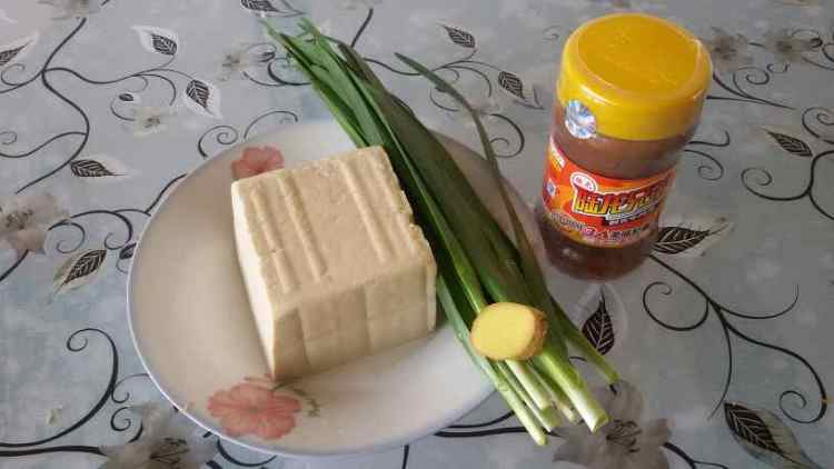 虾酱豆腐步骤1