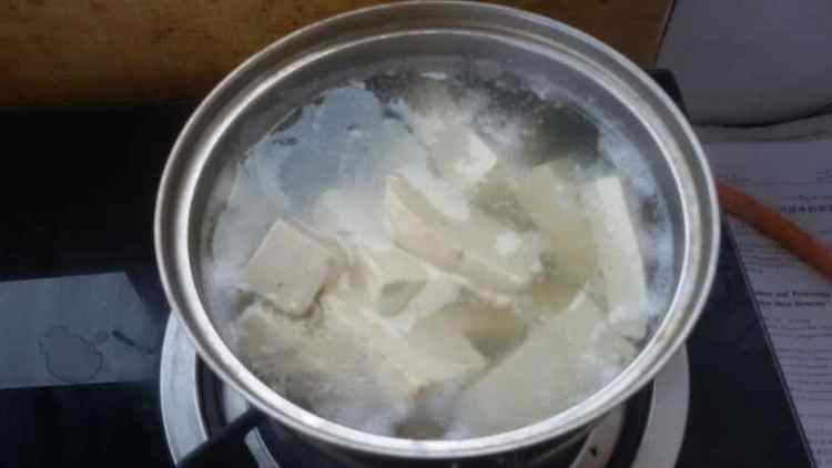 虾酱豆腐步骤3