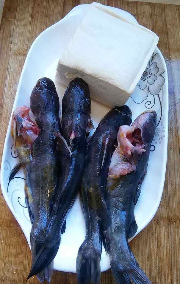 汪丫鱼烧豆腐步骤1