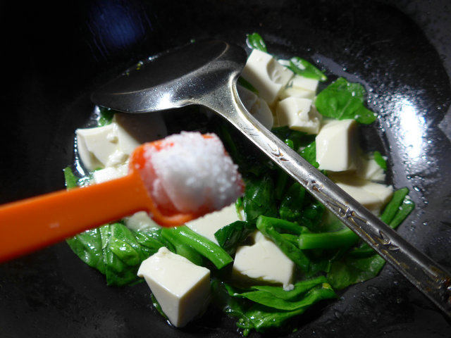 菜芯煮豆腐步骤5