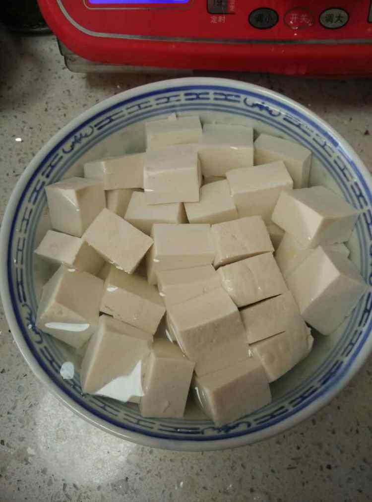 黑木耳炖豆腐步骤2