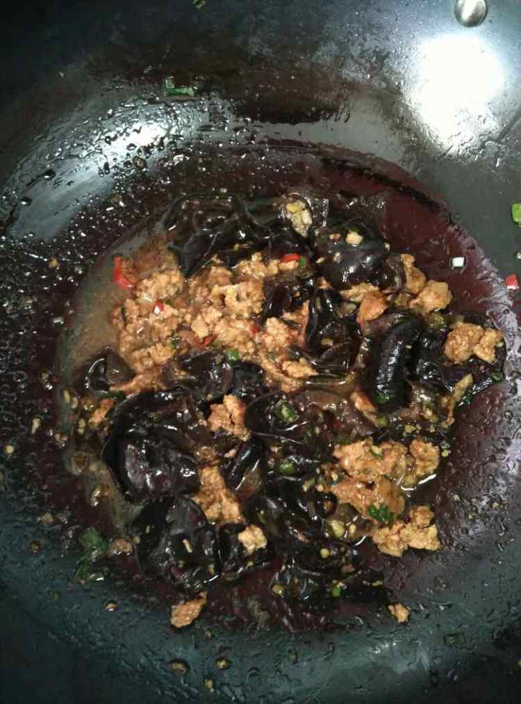 黑木耳炖豆腐步骤4