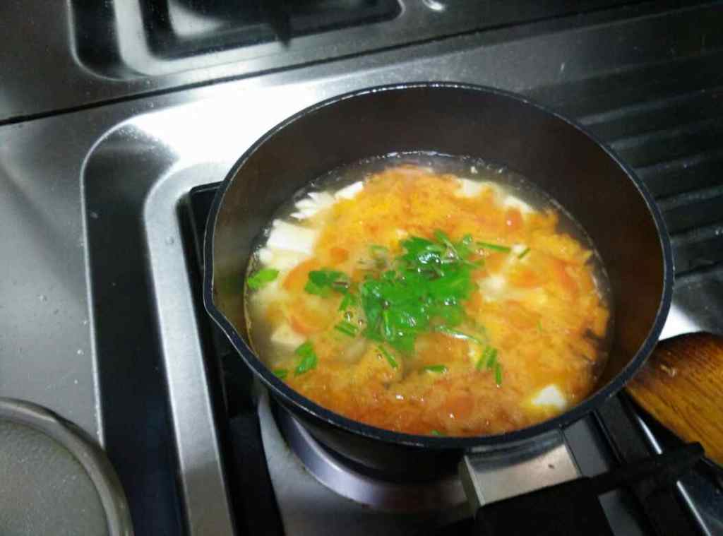 西红柿豆腐汤步骤7