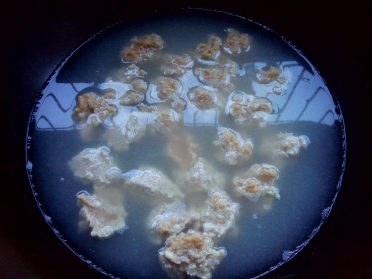 白菜蘑菇豆腐丸子汤步骤4