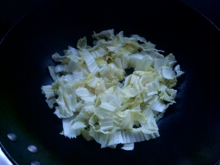 白菜蘑菇豆腐丸子汤步骤6