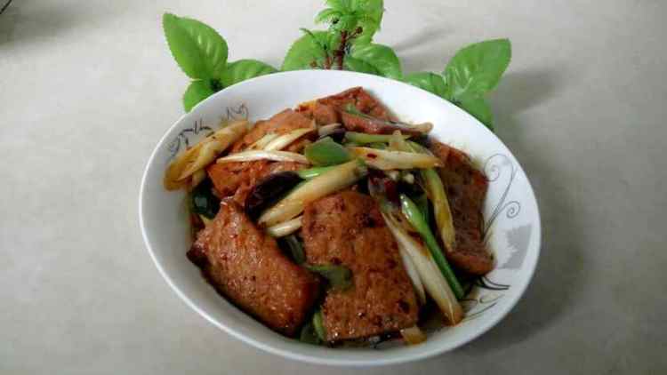 香辣葱焖豆腐步骤13