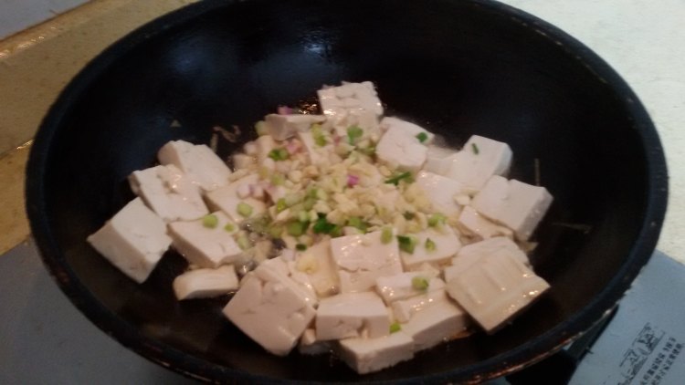 青椒杂蔬煎豆腐步骤4