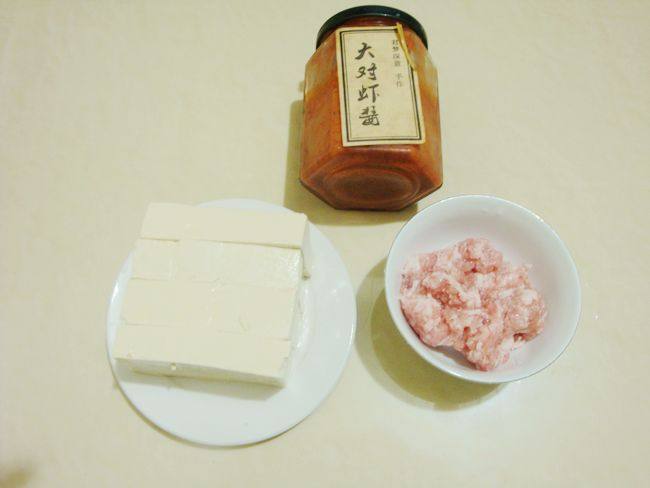 大对虾酱烧豆腐步骤1