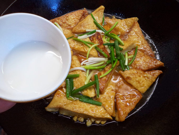 家常豆腐煲步骤7